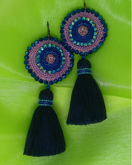 Háčkované dizajnové náušnice "Kráľovský klenot"